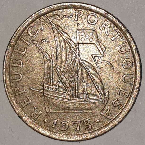 1973 - 2.5 ESCUDOS - 2$50 - 2 1/2 - PORTUGAL - PORTUGUESA - KM#590 - COPPER-NICKEL - PORTUGUESE